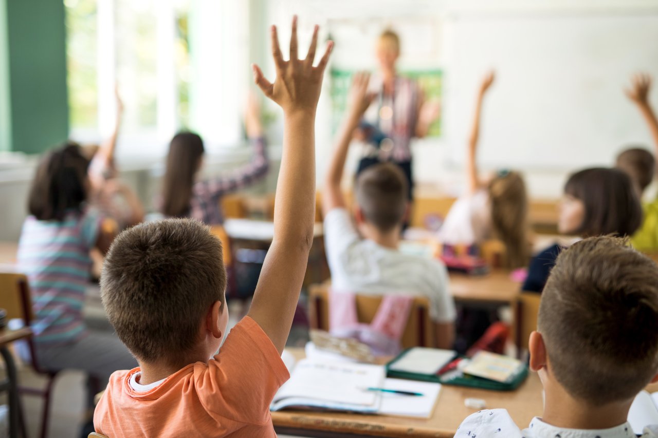 Estresse infantil no retorno às aulas presenciais: psicóloga dá orientações a pais e educadores sobre como controlar