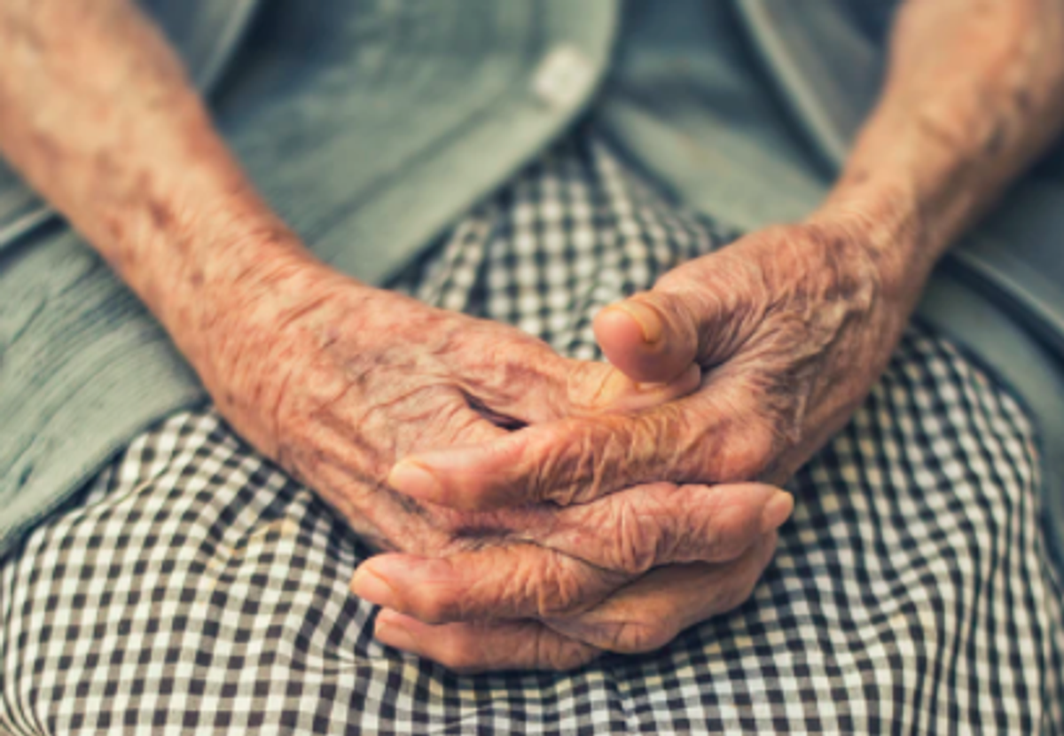 Junho violeta: 7 sinais para identificar maus tratos em idosos