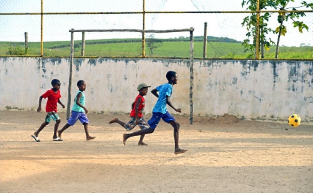 O futebol fora dos estádios, o dia a dia social