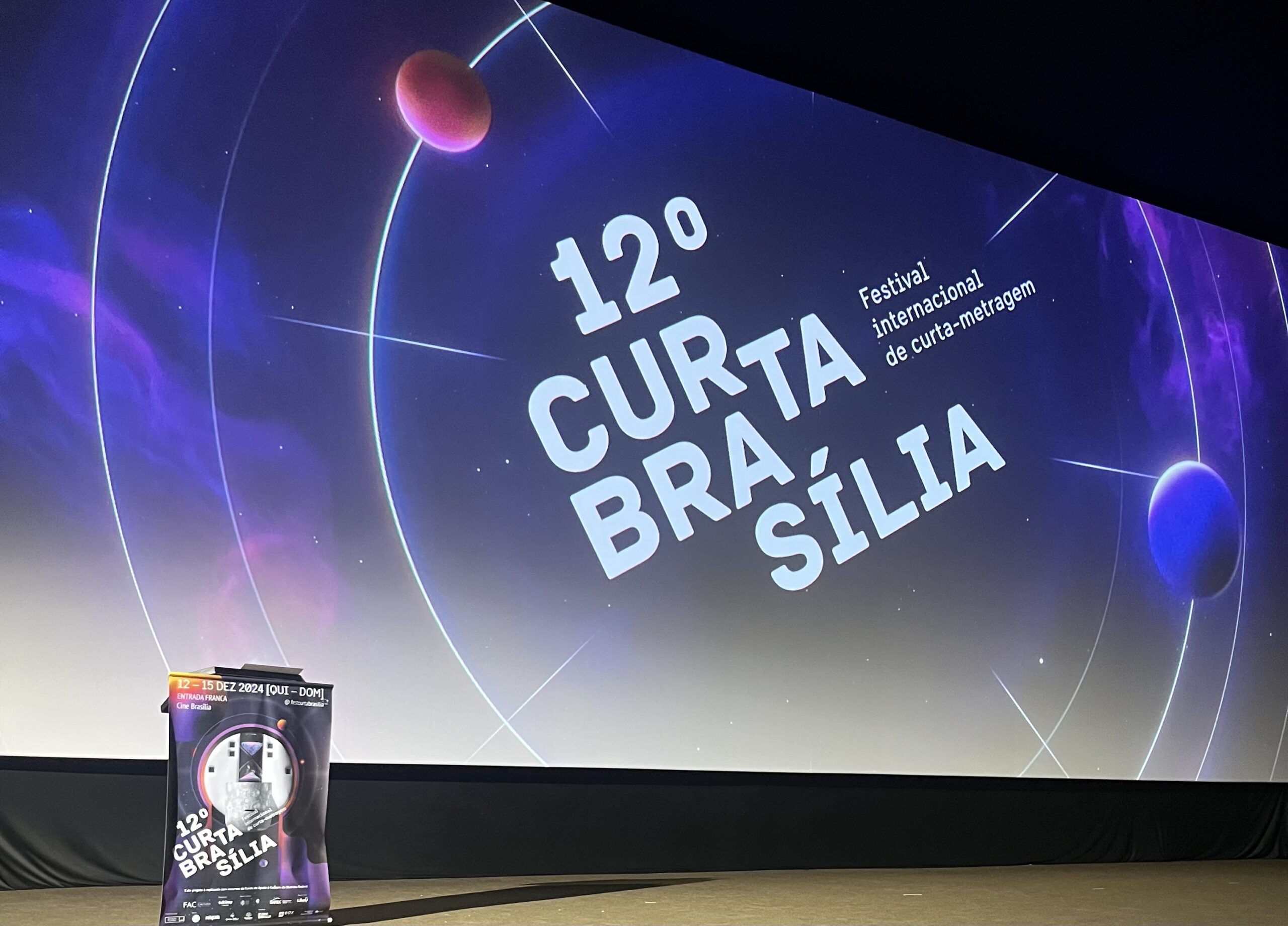12° edição do Festival Curta Brasília reuniu mais de 5 mil pessoas e premiou 18 filmes, entre nacionais e internacionais. Confira! 12° edição do Festival Curta Brasília reuniu mais de 5 mil pessoas e premiou 18 filmes, entre nacionais e internacionais. Confira!