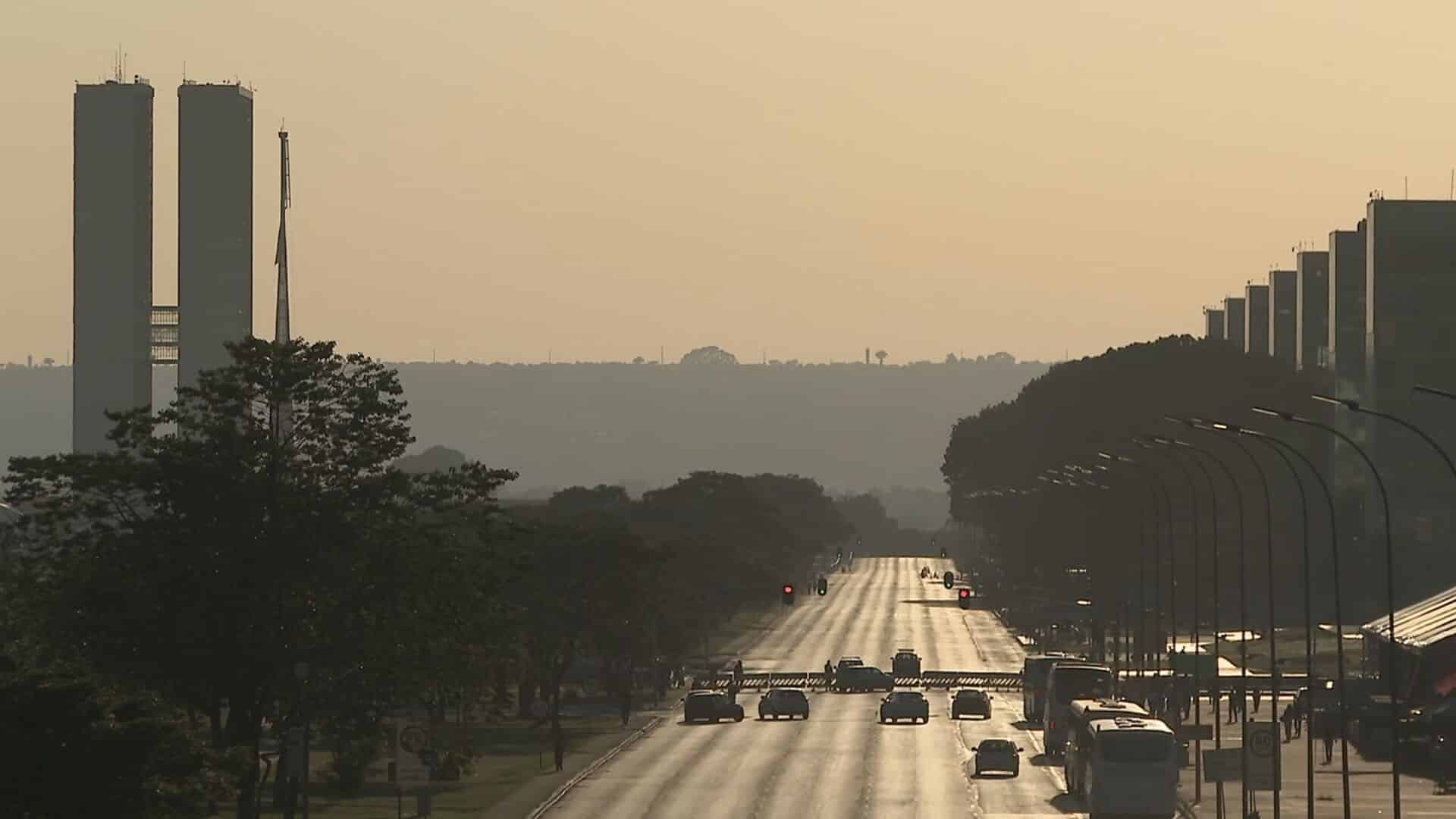 Trânsito na Esplanada: veja quais ruas serão fechadas com a chegada do presidente da Indonésia nesta quarta-feira, 9, em Brasília Trânsito na Esplanada: veja quais ruas serão fechadas com a chegada do presidente da Indonésia nesta quarta-feira, 9, em Brasília