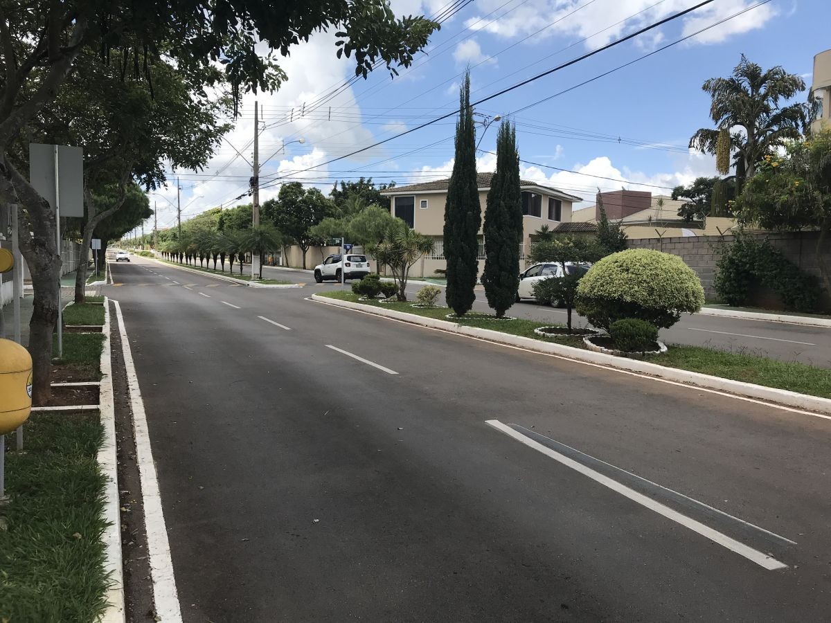 Condomínio onde Bolsonaro cumpre prisão no DF já soltou notas para regular uso de drones e negar expulsão de moradores Condomínio onde Bolsonaro cumpre prisão no DF já soltou notas para regular uso de drones e negar expulsão de moradores
