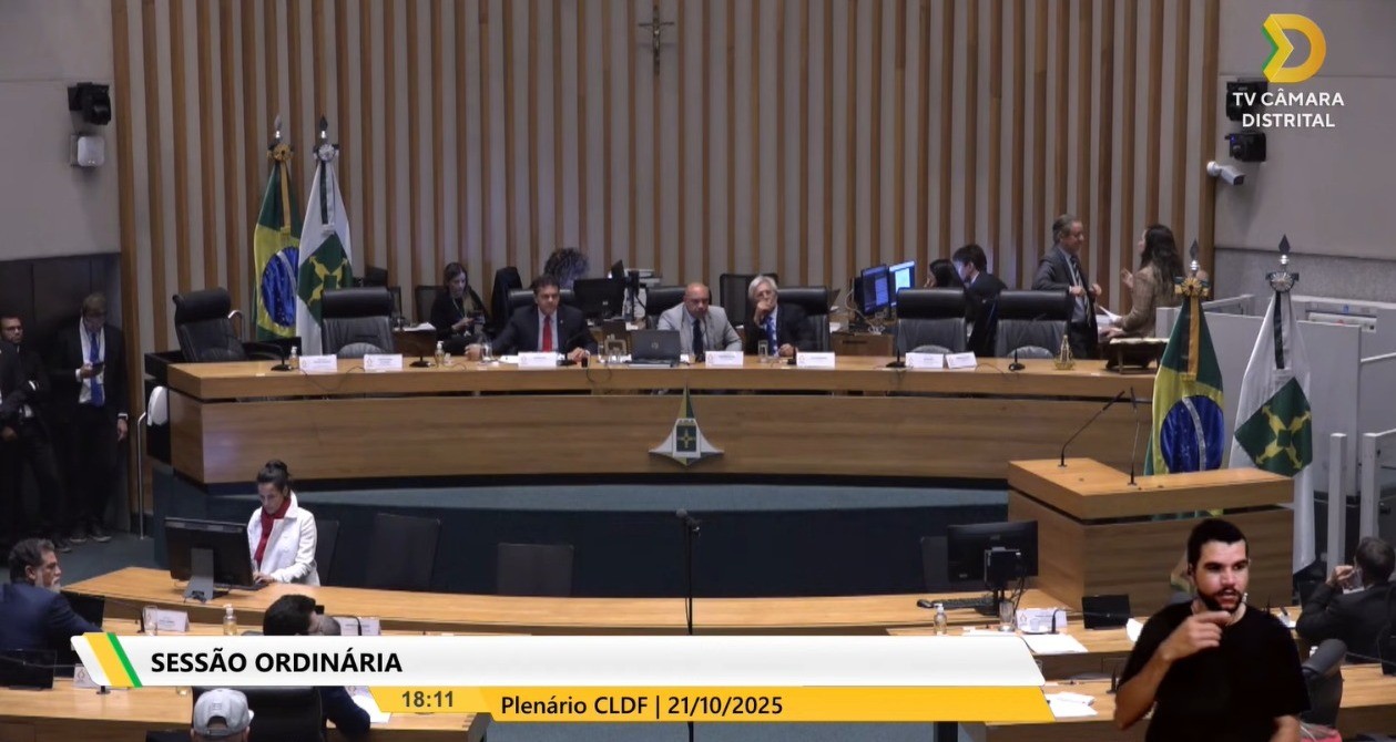 Dez dias após sanção, oposição na Câmara do DF quer revogar lei sobre ‘vítimas do comunismo’ Dez dias após sanção, oposição na Câmara do DF quer revogar lei sobre ‘vítimas do comunismo’