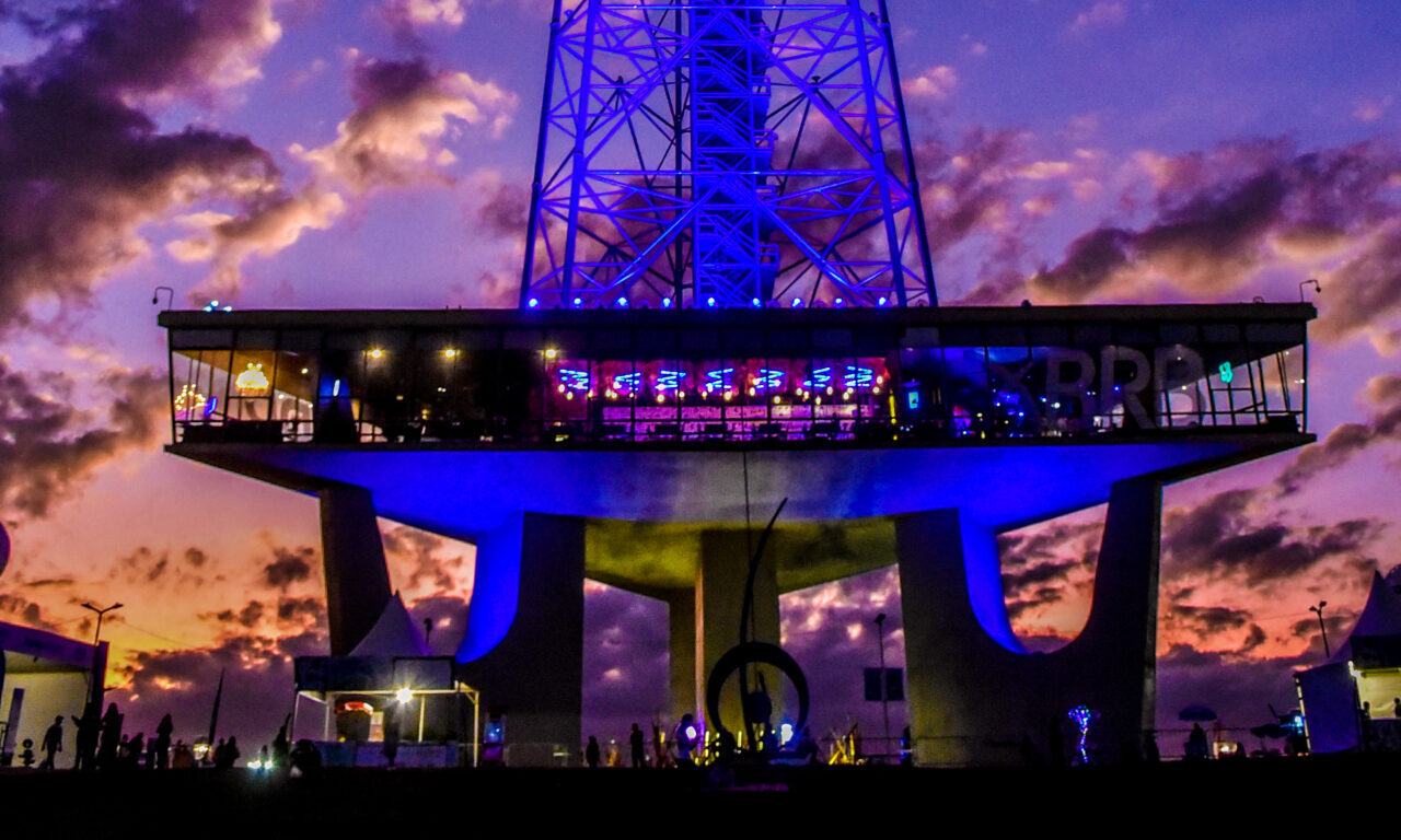 Mezanino da Torre de TV celebra o Halloween com menu e drinks temáticos, além da exposição de arte contemporânea da Referência Galeria de Arte Mezanino da Torre de TV celebra o Halloween com menu e drinks temáticos, além da exposição de arte contemporânea da Referência Galeria de Arte