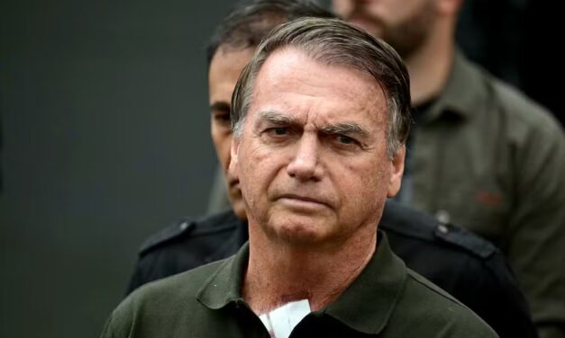 Preso, Bolsonaro foi levado à superintendência da PF em Brasília