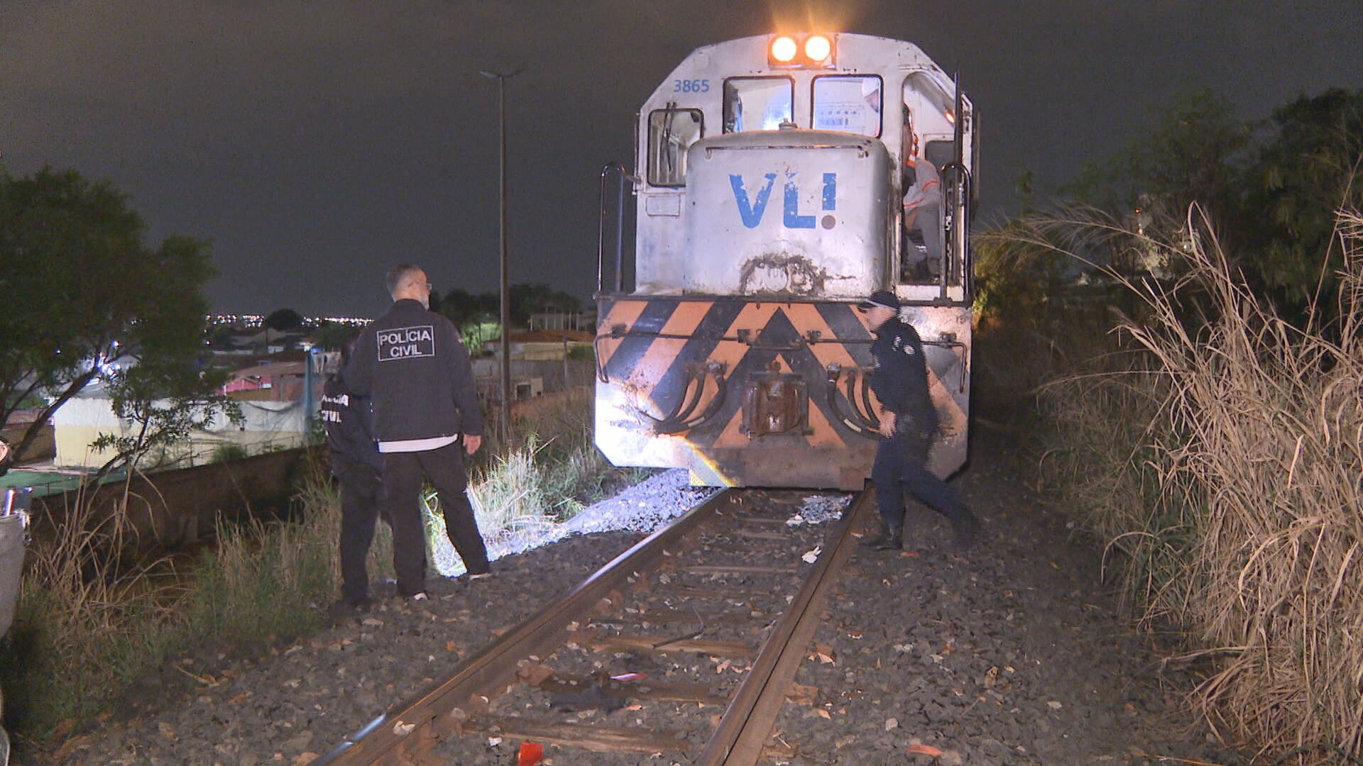 Homem fica ferido após ser atropelado por trem no DF Homem fica ferido após ser atropelado por trem no DF